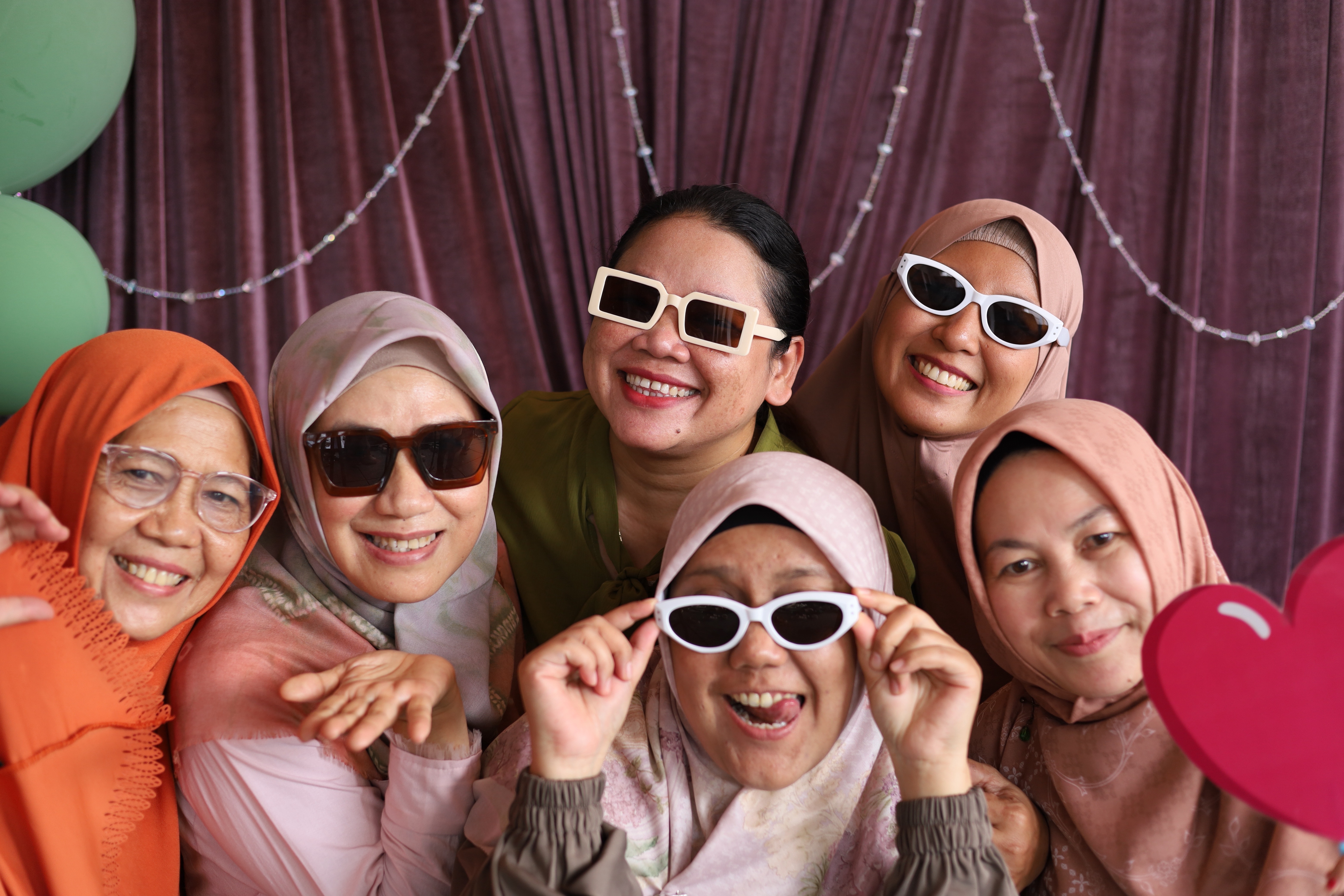 Contoh Foto